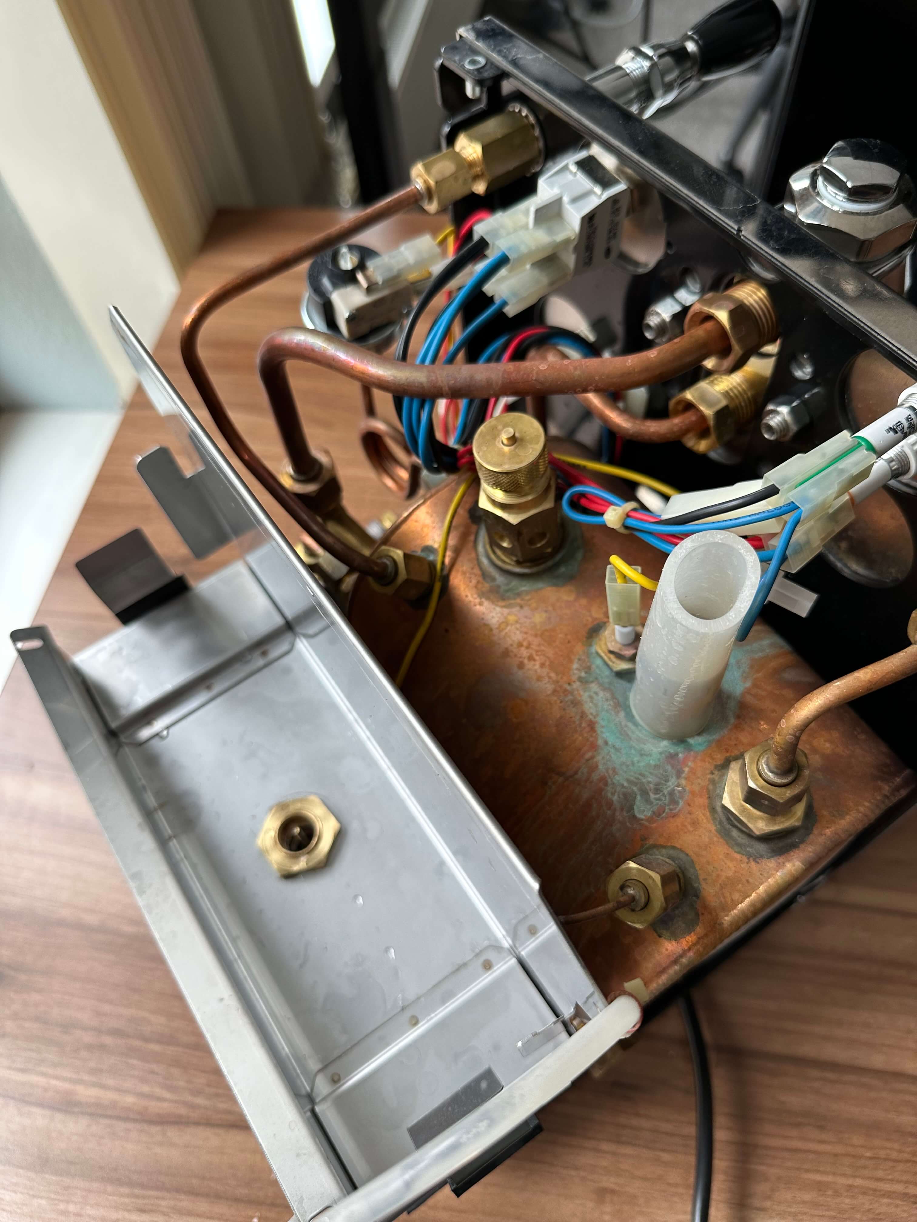 Image: Broken coffee machine
